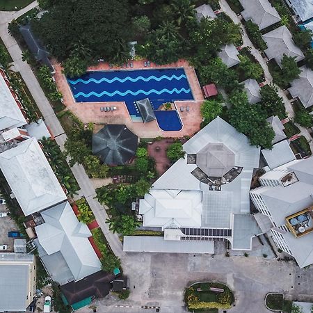 Eastiny Resort & Spa Nong Prue Exterior photo