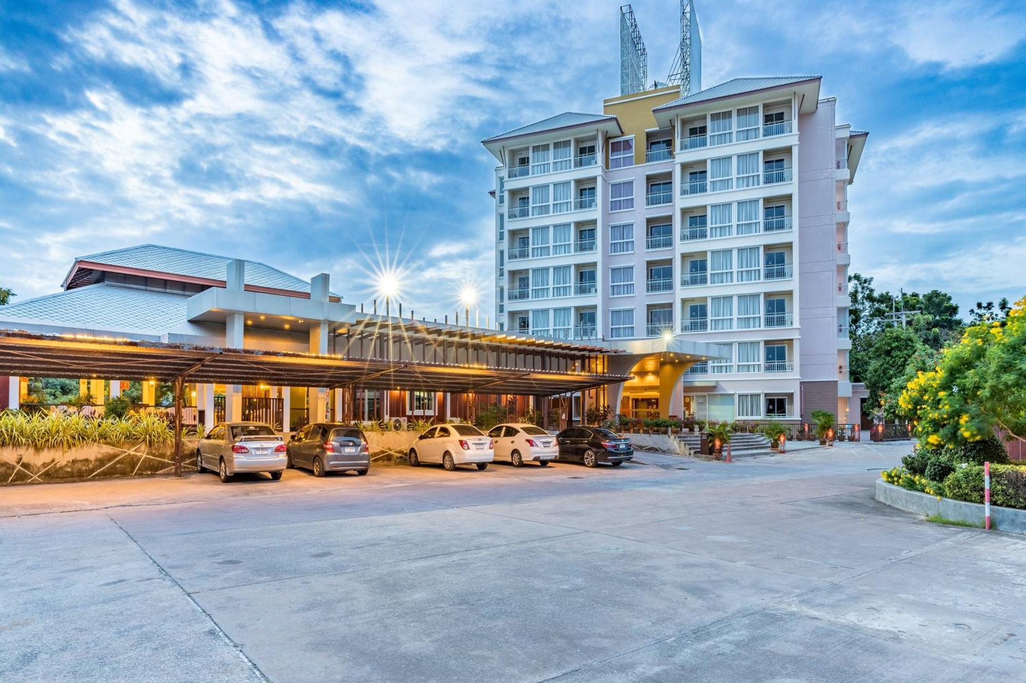 Eastiny Resort & Spa Nong Prue Exterior photo