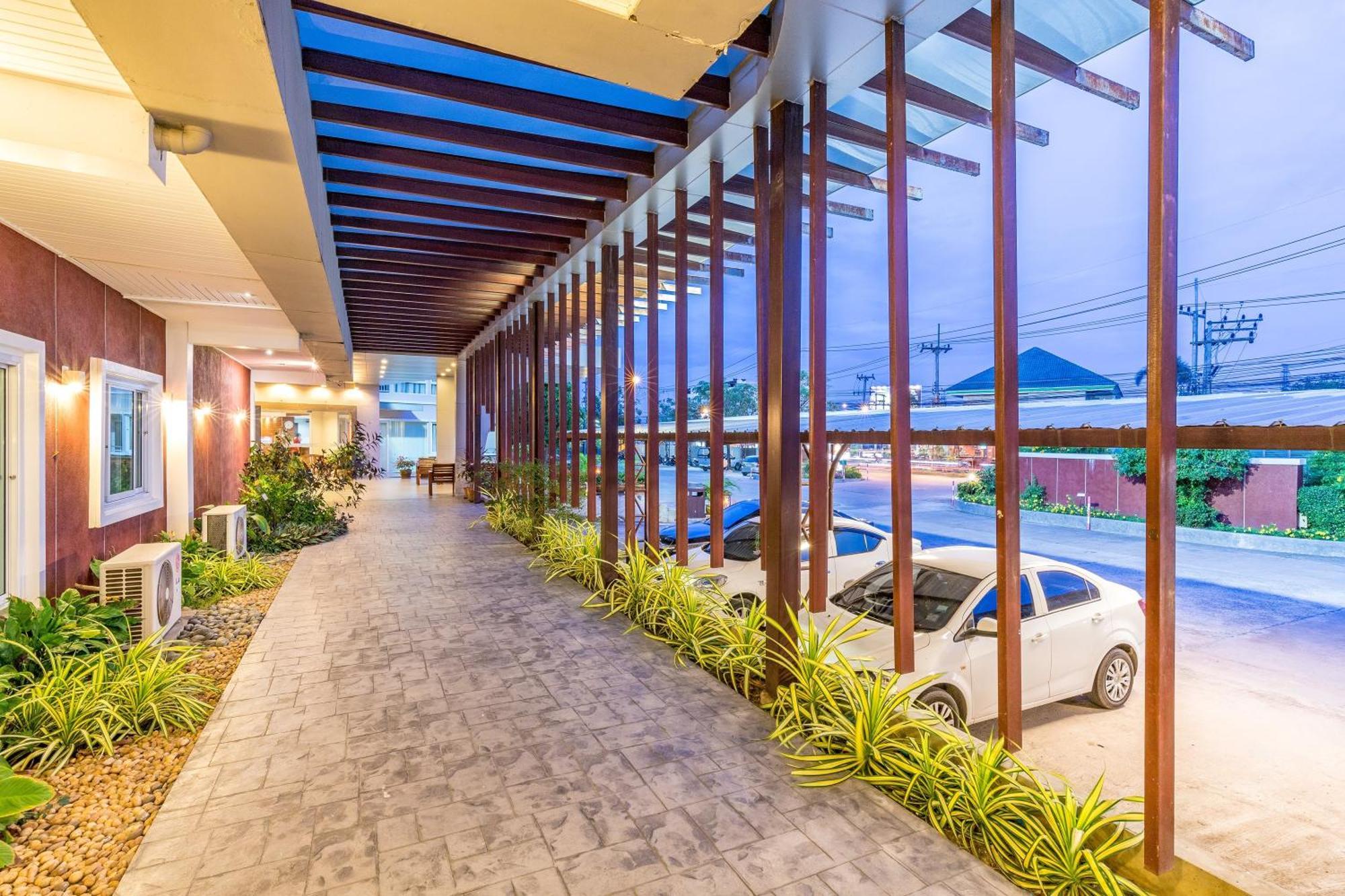 Eastiny Resort & Spa Nong Prue Exterior photo