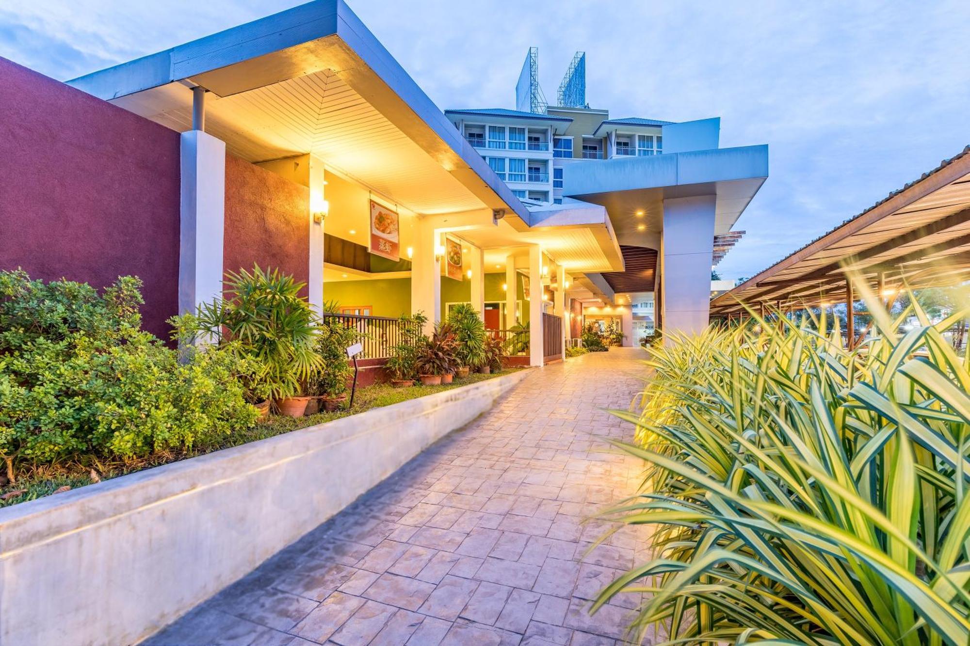 Eastiny Resort & Spa Nong Prue Exterior photo