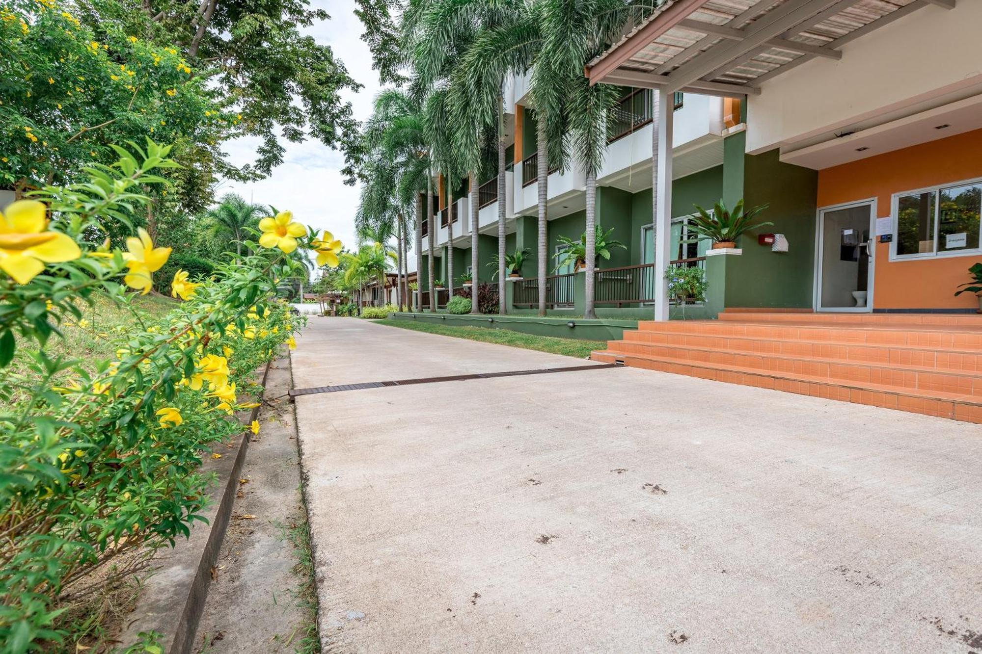 Eastiny Resort & Spa Nong Prue Exterior photo