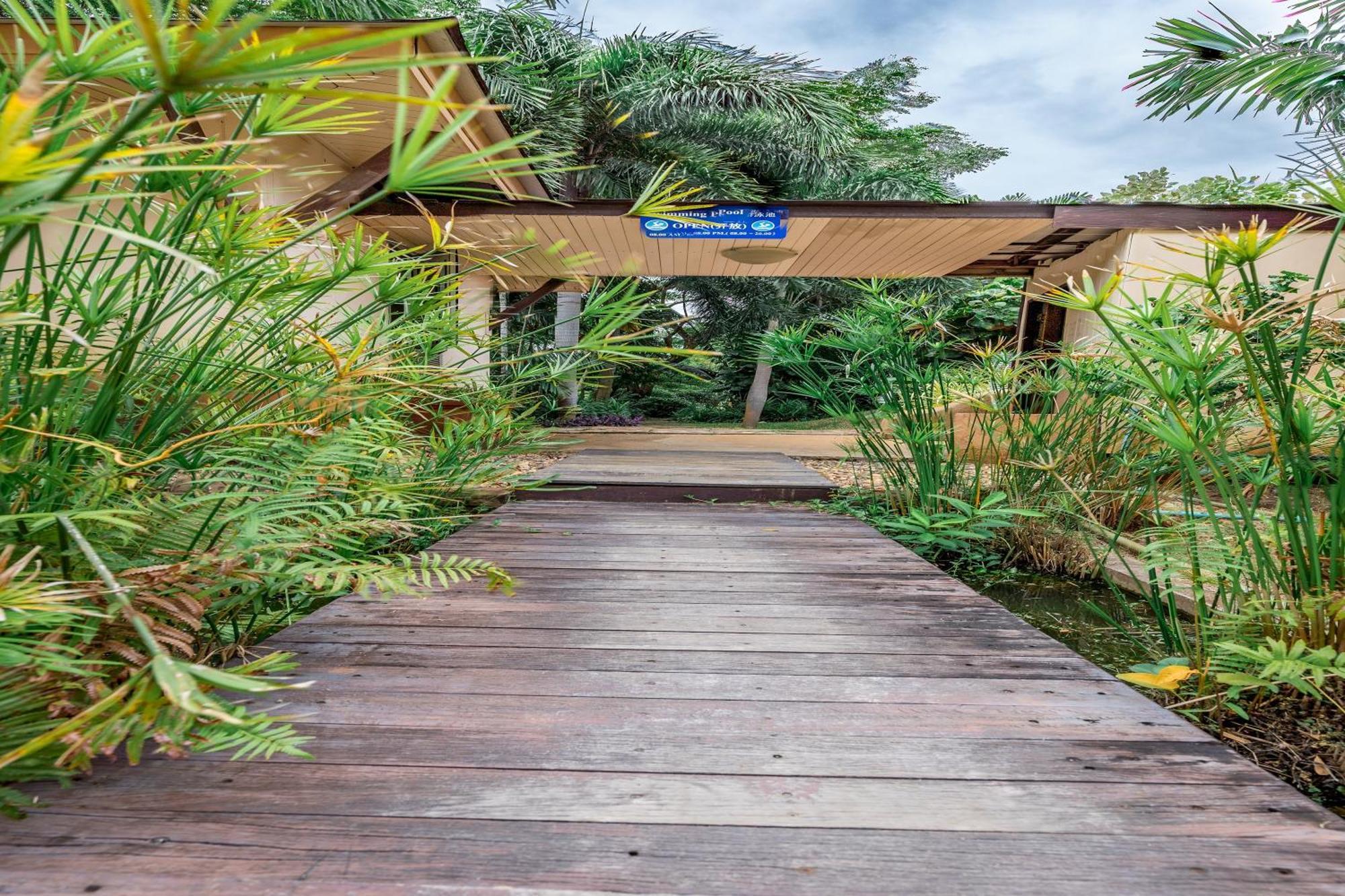 Eastiny Resort & Spa Nong Prue Exterior photo