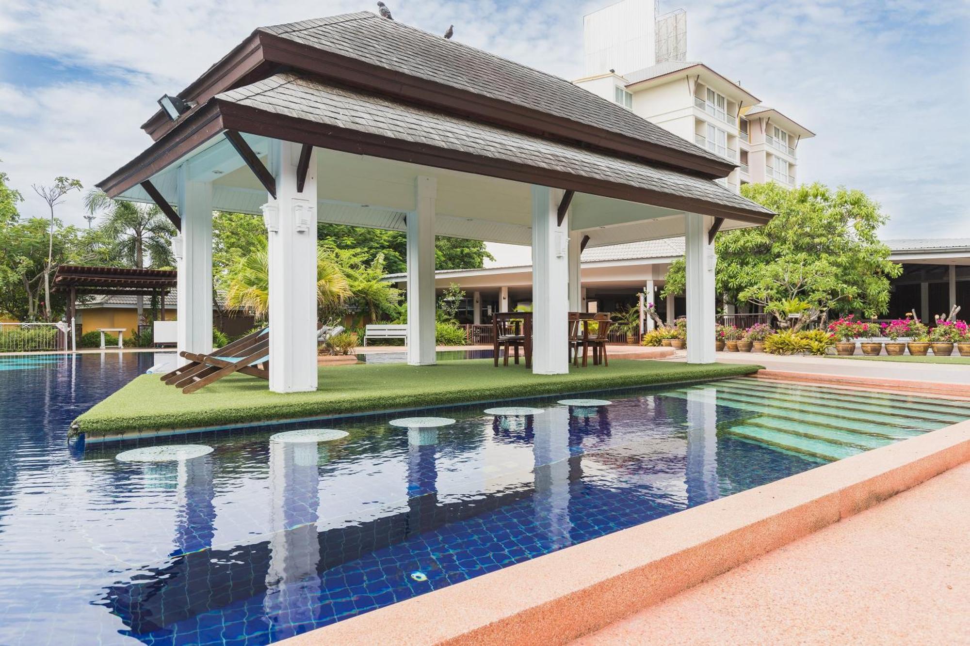 Eastiny Resort & Spa Nong Prue Exterior photo