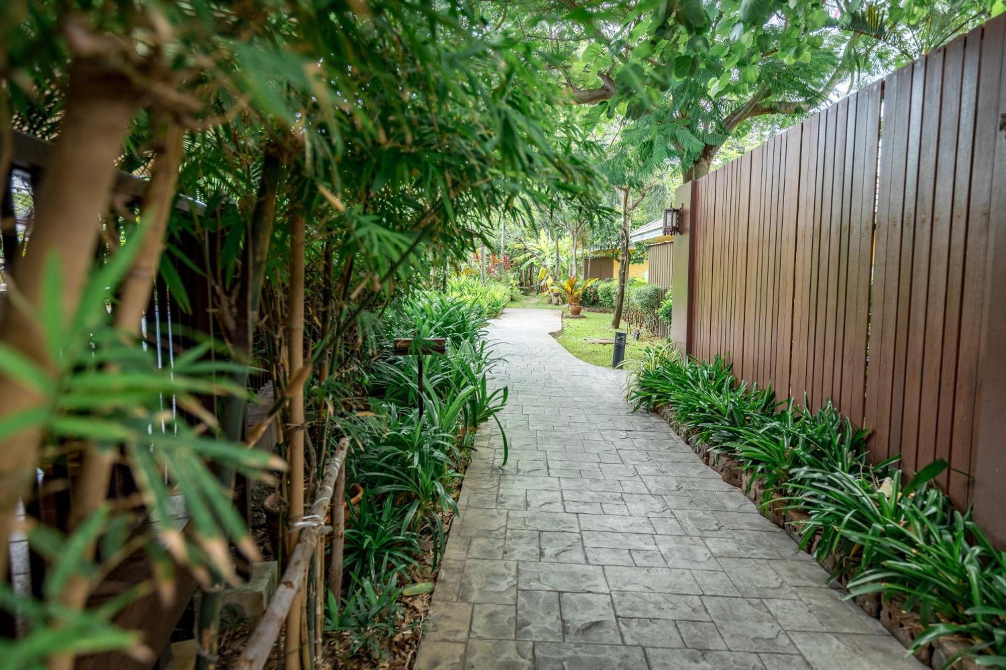 Eastiny Resort & Spa Nong Prue Exterior photo