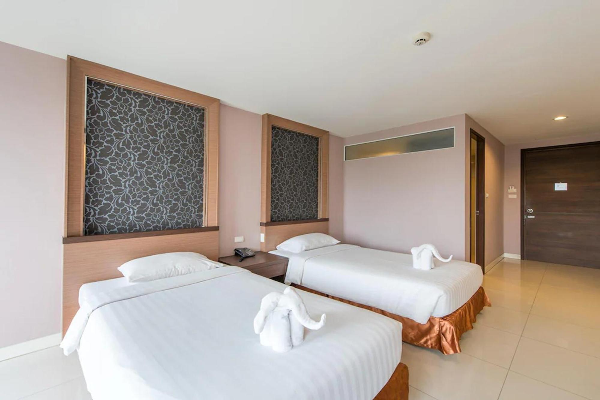 Eastiny Resort & Spa Nong Prue Exterior photo